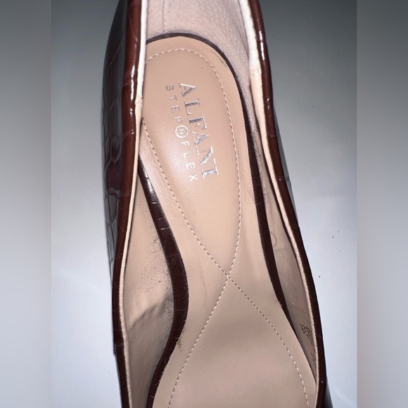 Alfani Women's Step 'N Flex Jeules Pumps, Brown Croc Size 7M - Picture 8 of 9